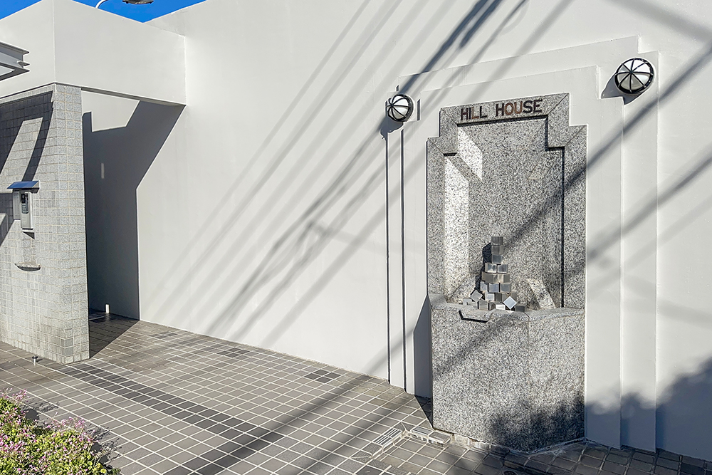 �G���g�����X -