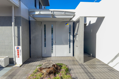 �G���g�����X -