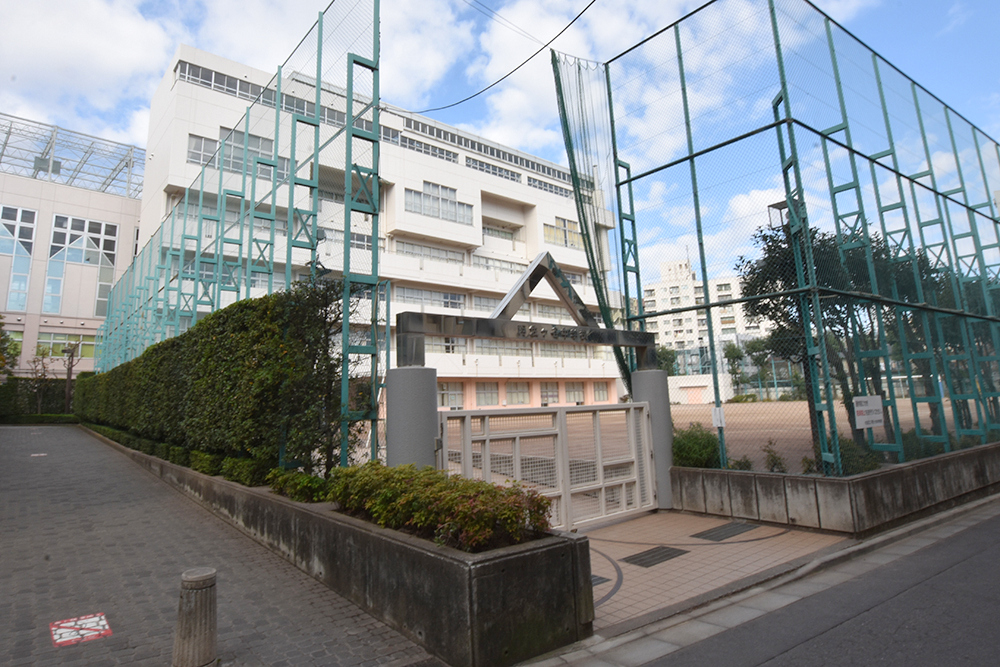 ���ӊ� �����旧�����P�J���w�Z(1100m / 14��)